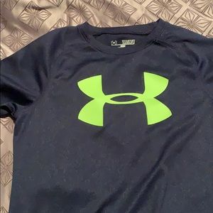 Boys Under Armour Youth Medium Shirt